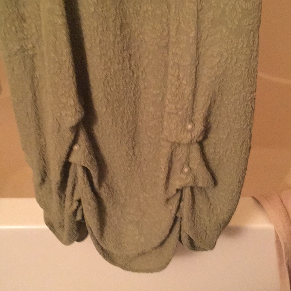 Women’s dress,Sage green URL washable silk.